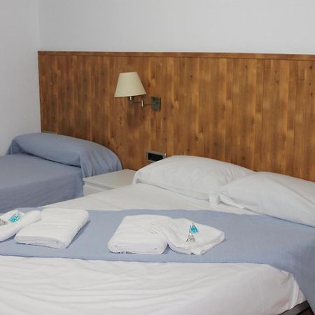 Hostal Amantes De Teruel Quarto foto